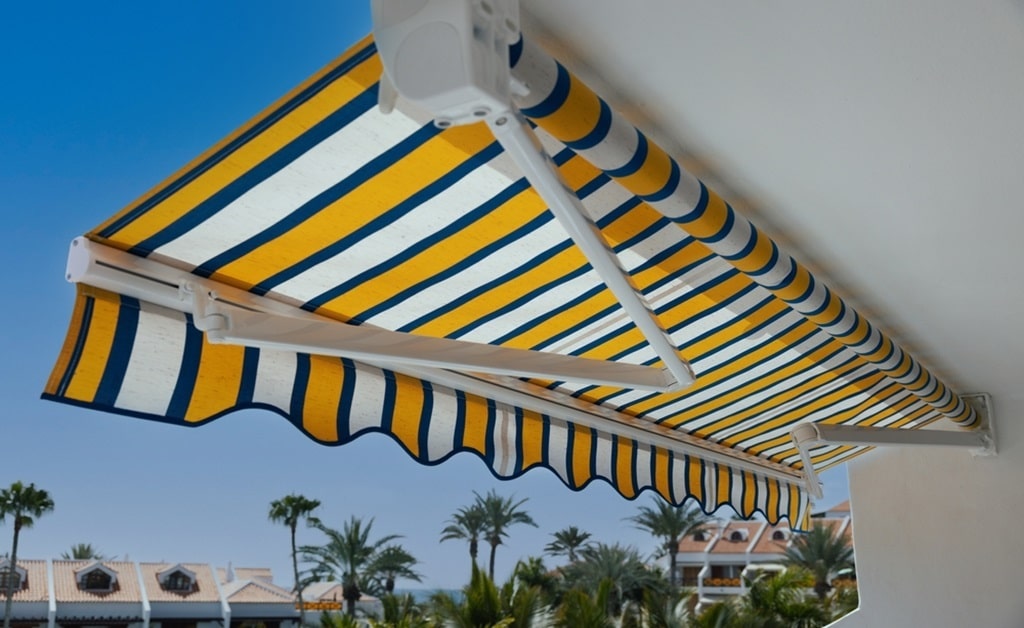 Retractable Awnings Work​