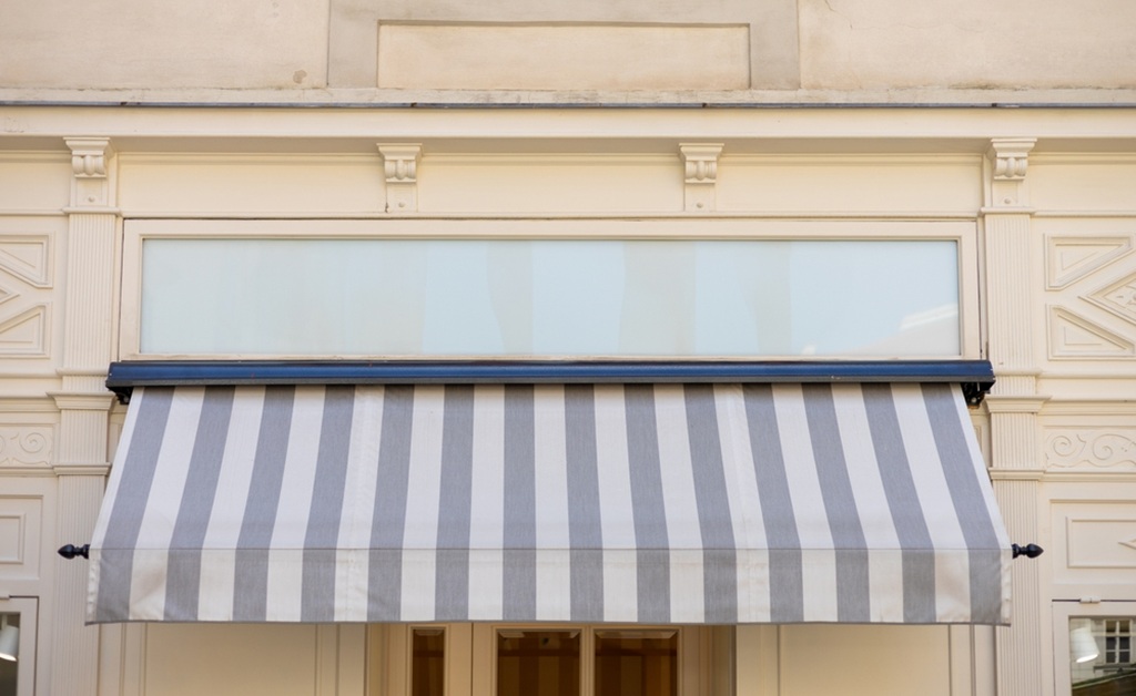 a Retractable Awning