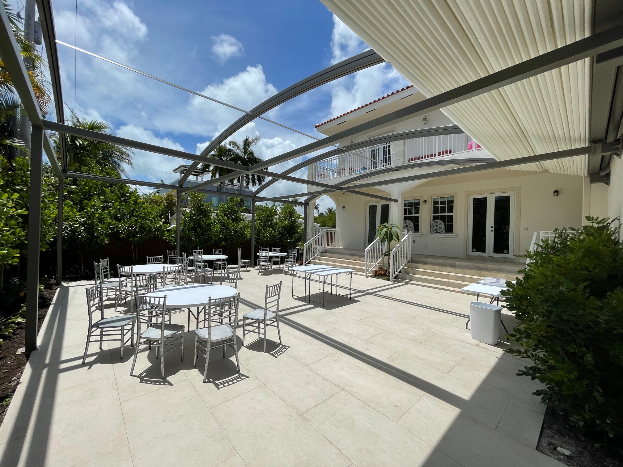 freestanding curve shaped retractable canopy system