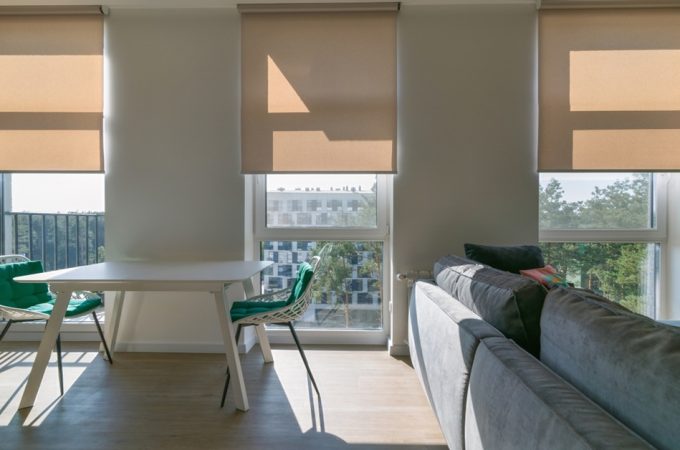 Best Options for Motorized Screens in a Sunroom