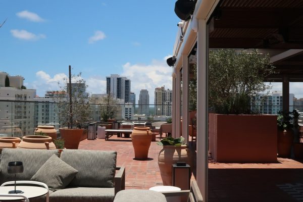 screens at rooftop restaurant in west palm beach
