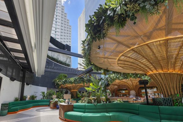 amazonico-miami-retractable-awnings-4